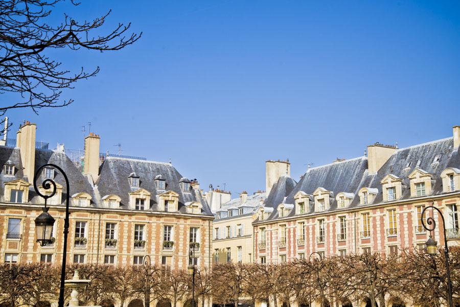 Plaza de los Vosgos, Palacio Real, Paris, Francia,...