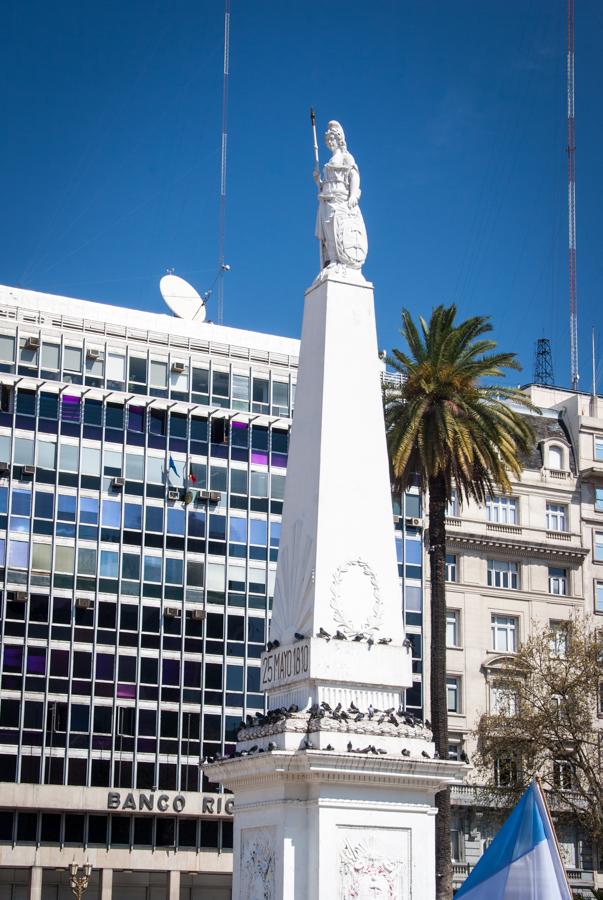 Plaza 25 de Mayo, Piramide de Mayo, Buenos Aires, ...