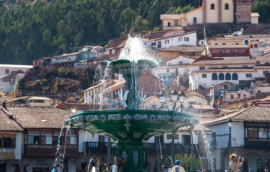 Pileta en Plaza de Armas del Peru, Cuzco, Cusco, S...