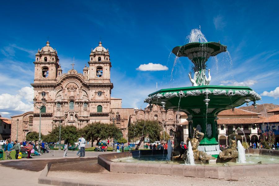 Iglesia la Compañia de Jesus, Plaza de Armas, Cuz...