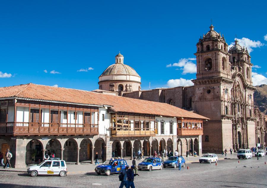 Iglesia la Compañia de Jesus, Plaza de Armas, Cuz...