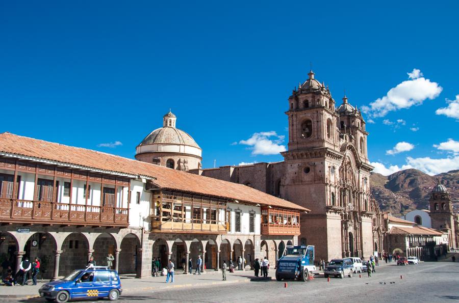 Iglesia la Compañia de Jesus, Plaza de Armas, Cuz...