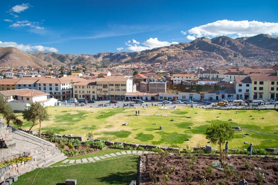 Panoramica de Cuzco desde Coricancha e Iglesia del...