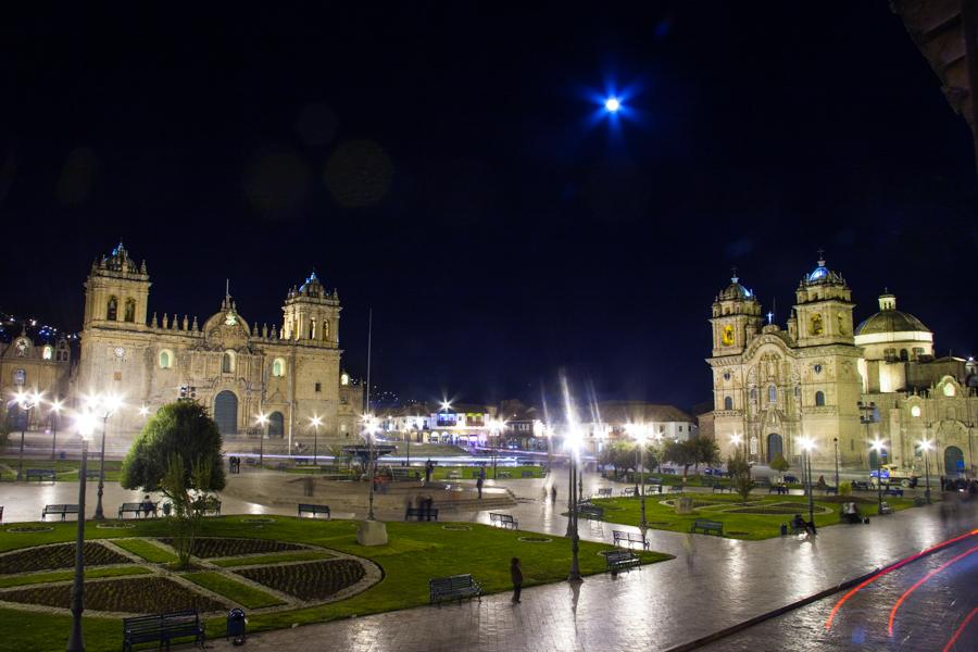 Iglesia la Compañia de Jesus, Plaza de Armas, Cuz...