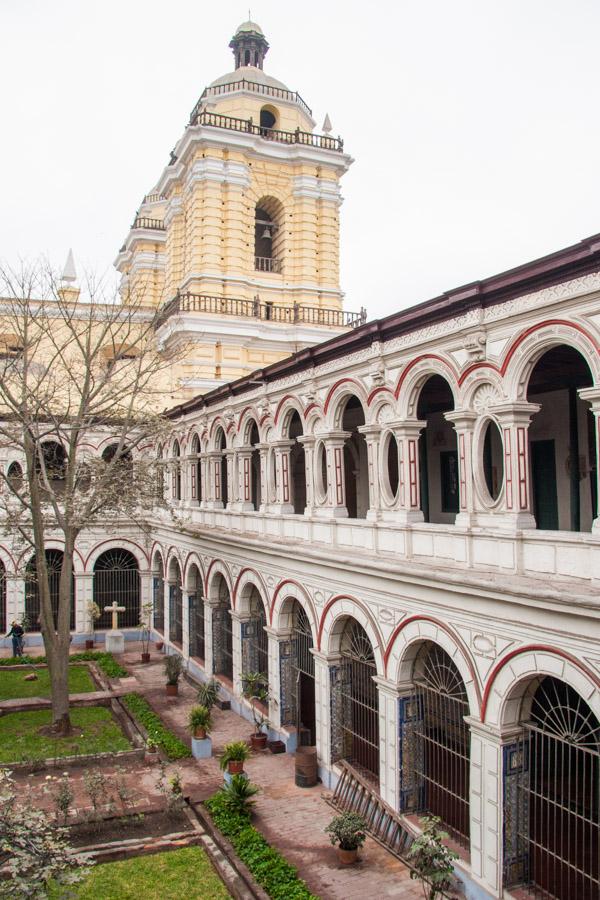 Jardin de la Basilica y Convento de San Francisco,...