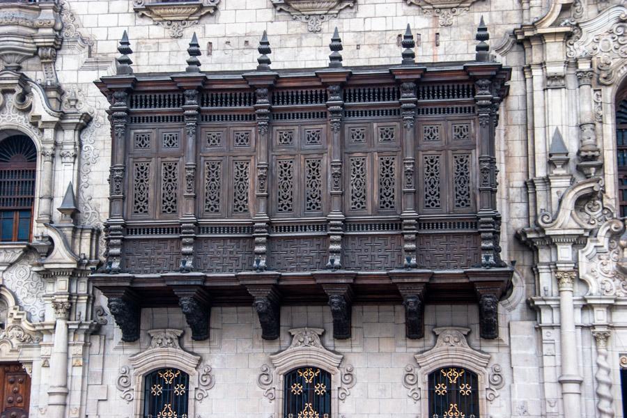 Ventana del Palacio Arzobispal, Lima, Peru, Sur Am...