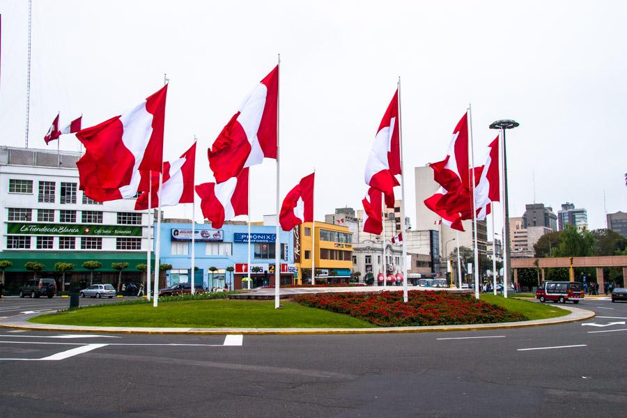 Embanderamiento del Ovalo de Miraflores, Lima, Per...