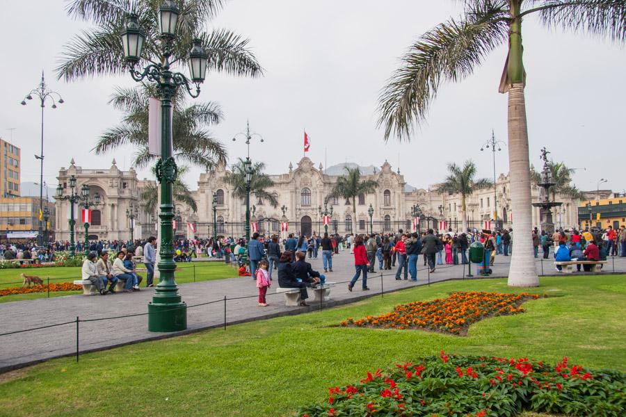 Palacio del Gobierno, Plaza Mayor, Lima, Peru, Sur...