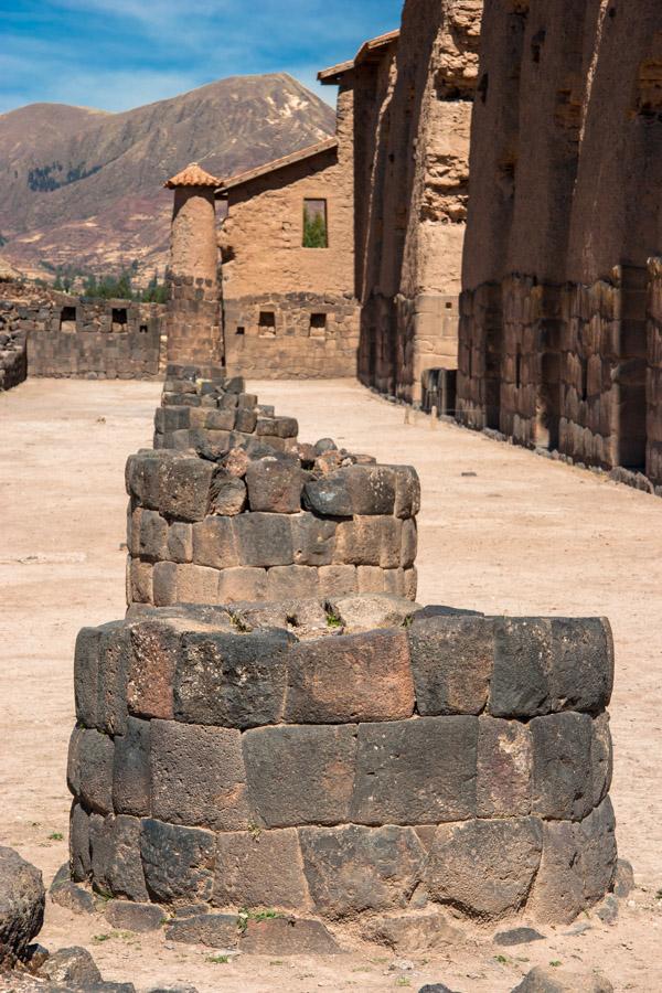 Templo de Wiracocha en Raqchi, Distrito de San Ped...