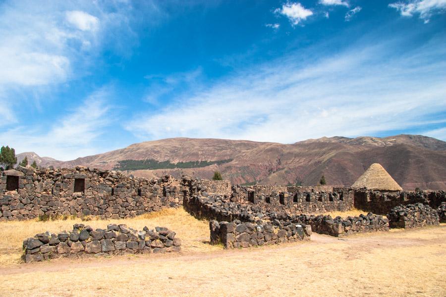 Templo de Wiracocha en Raqchi, Distrito de San Ped...