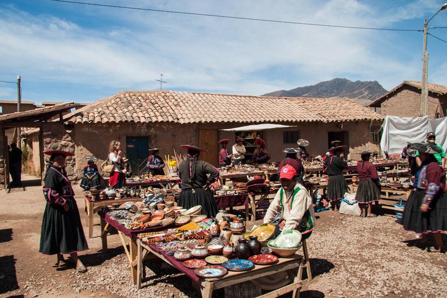 Mercado Artesanal de Raqchi, Distrito de San Pedro...