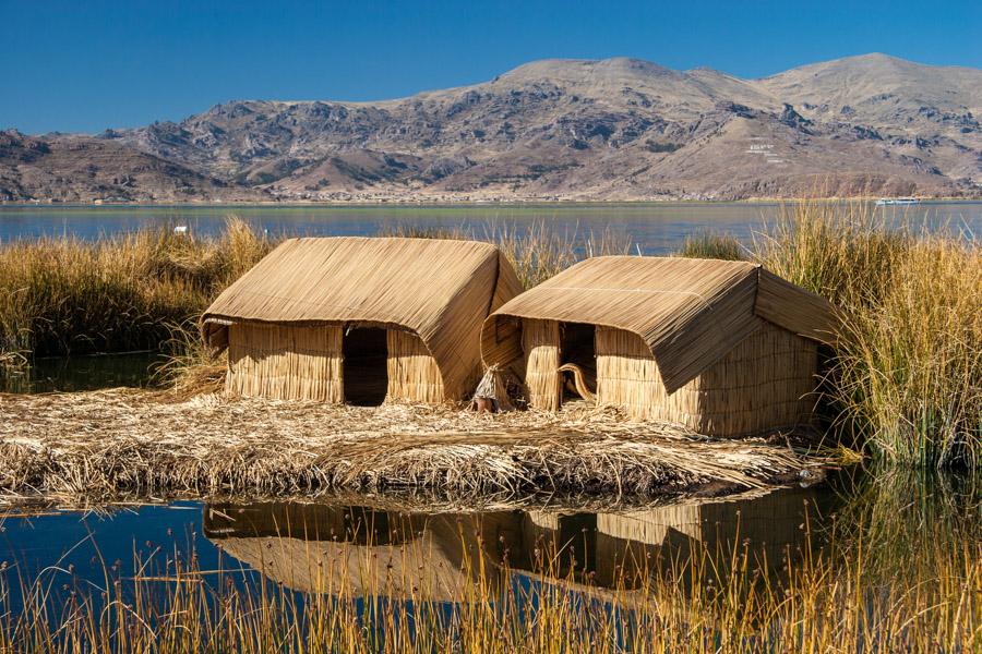 Casas Hechas de Totora, Hotel Sonesta Lago Titicac...