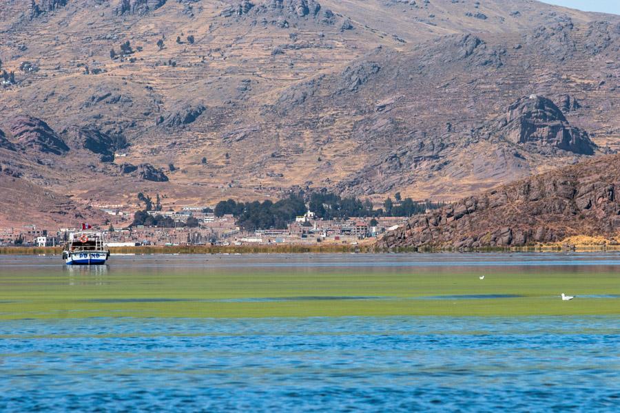 Embarcacion en Lago Titicaca, Provincia del Puno, ...