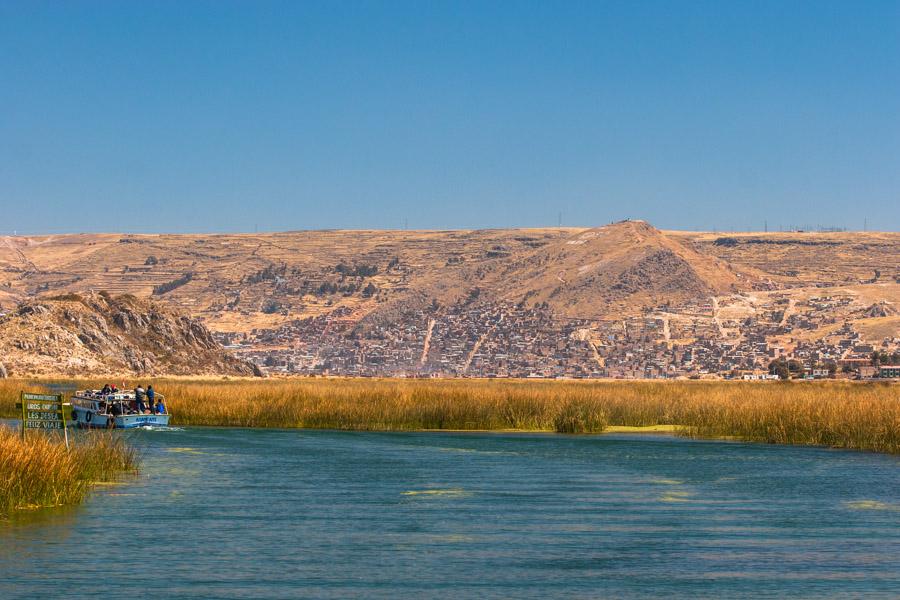 Embarcacion en Lago Titicaca, Provincia del Puno, ...