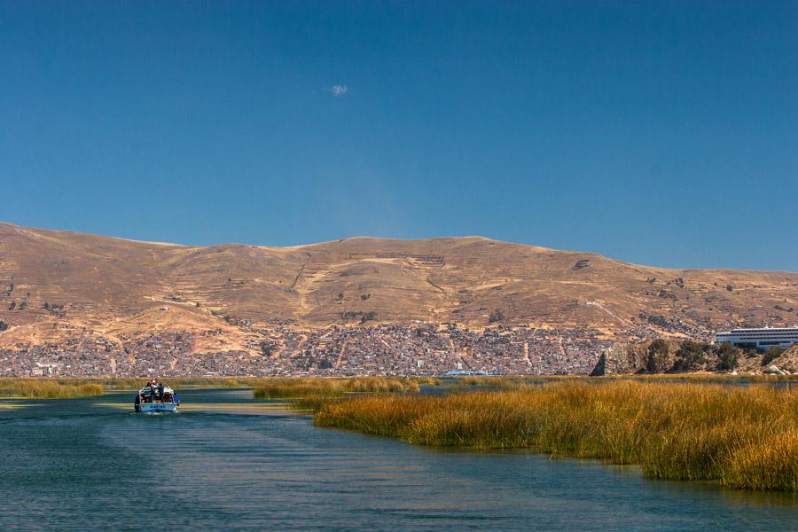 Embarcacion en Lago Titicaca, Provincia del Puno, ...