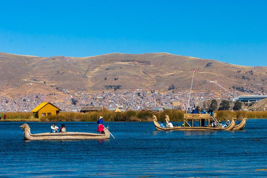 Embarcaciones Indigena de la Comunidad Uros, Lago ...