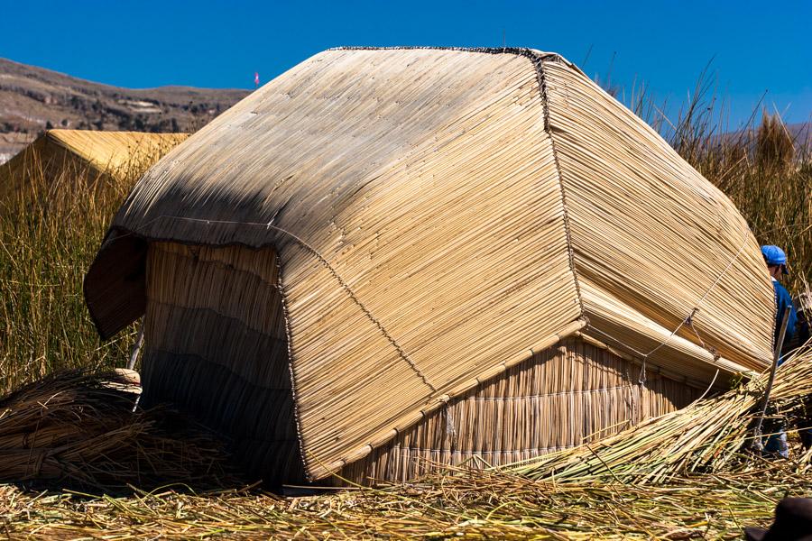 Casa Indigenas Hechas en Totora, Comunidad Uros, L...