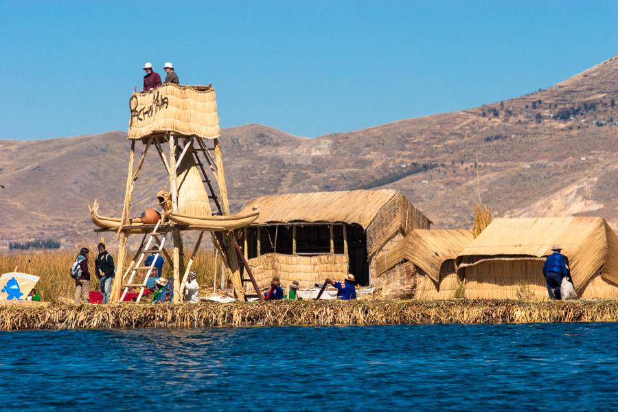 Poblado Indigena Comunidad Uros, Lago Titicaca, Pr...