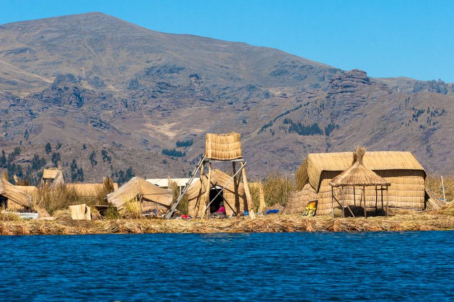 Poblado Indigena Comunidad Uros, Lago Titicaca, Pr...