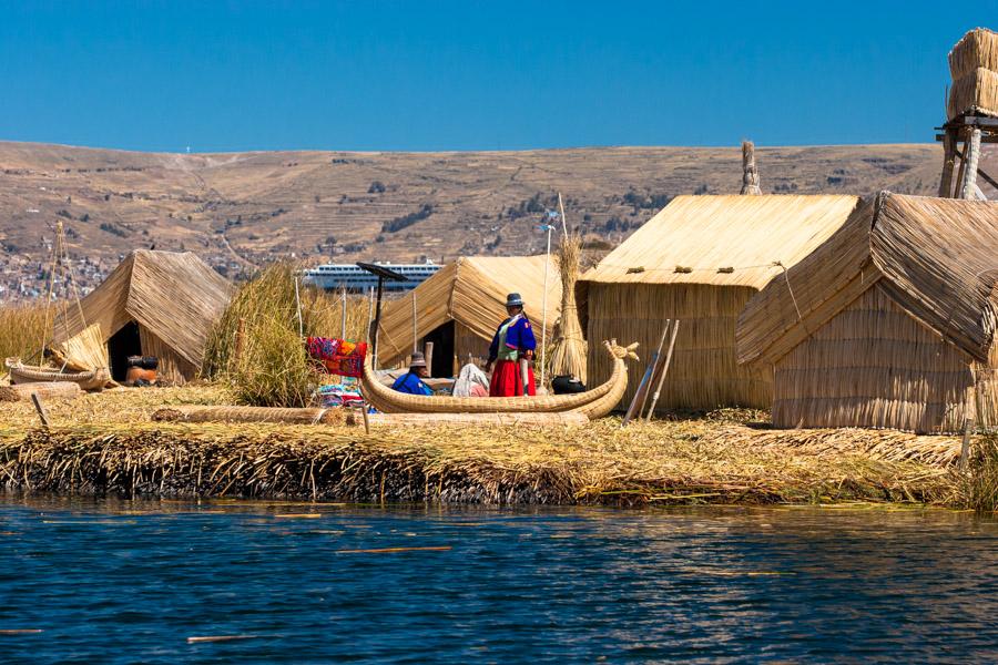 Poblado Indigena Comunidad Uros, Lago Titicaca, Pr...