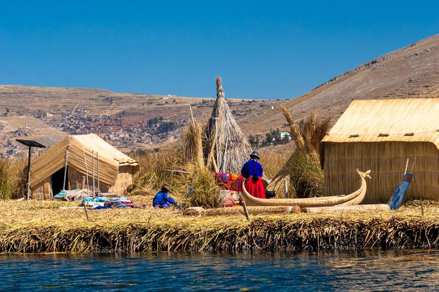 Poblado Indigena Comunidad Uros, Lago Titicaca, Pr...