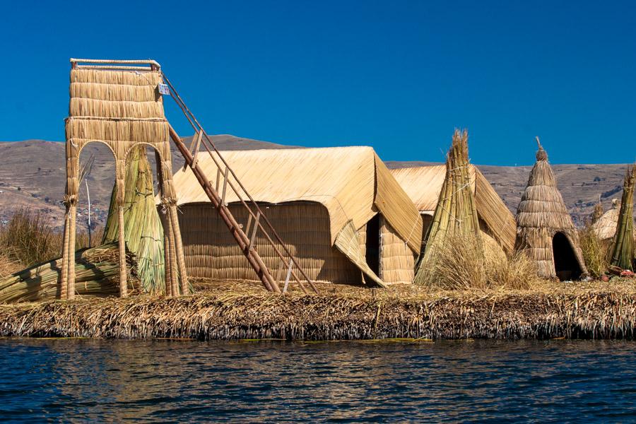 Poblado Indigena Comunidad Uros, Lago Titicaca, Pr...