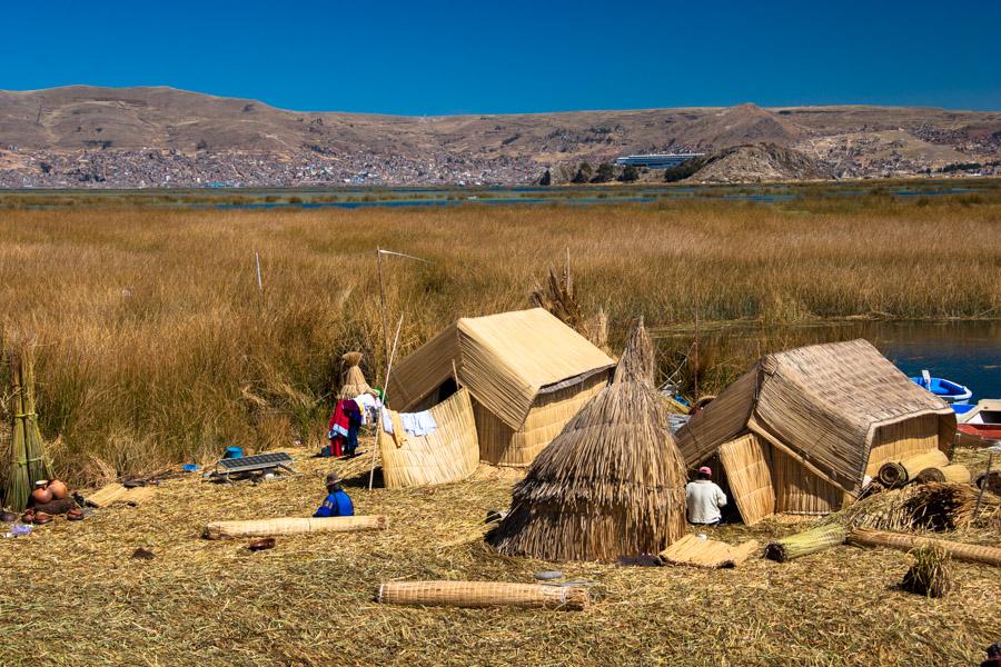 Poblado Indigena Comunidad Uros, Lago Titicaca, Pr...