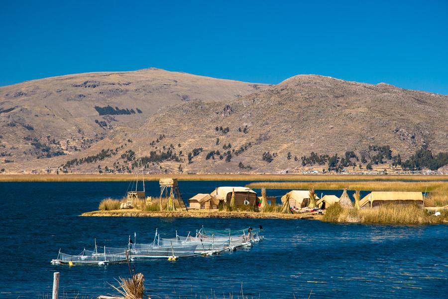 Poblado Indigena Comunidad Uros, Lago Titicaca, Pr...