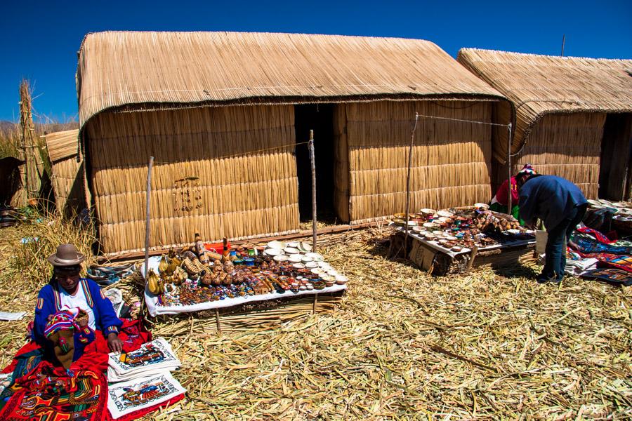 Poblado Indigena Comunidad Uros, Lago Titicaca, Pr...