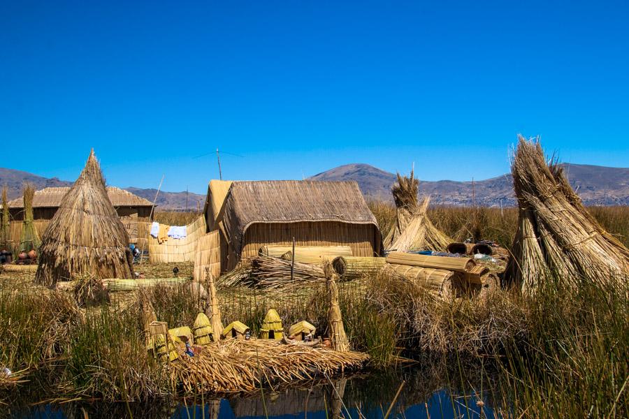 Poblado Indigena Comunidad Uros, Lago Titicaca, Pr...