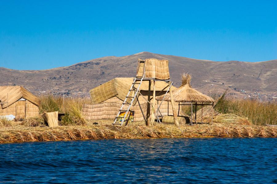 Poblado Indigena Comunidad Uros, Lago Titicaca, Pr...