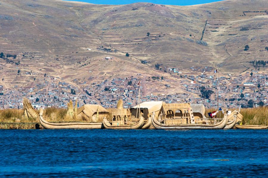 Embarcaciones Indigena de la Comunidad Uros, Lago ...