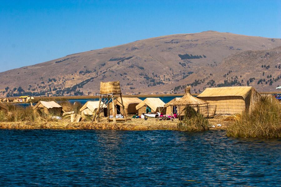 Poblado Indigena Comunidad Uros, Lago Titicaca, Pr...