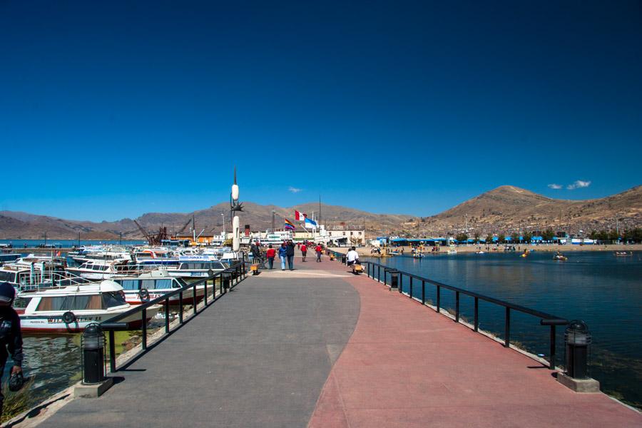 Muelle Lago Titicaca, Provincia del Puno, Peru, Cu...