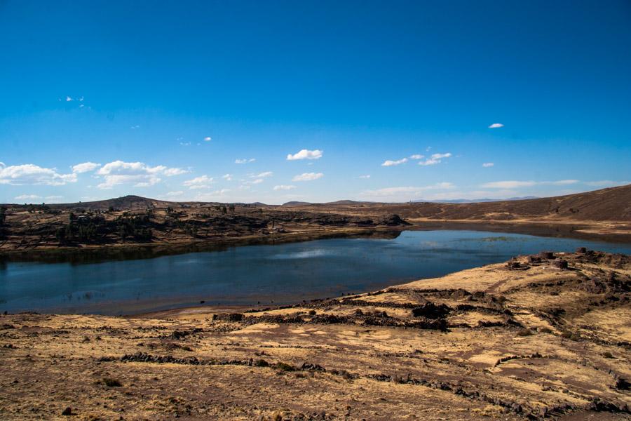 Laguna Umayo, Sillustani Antigua Necropolis de Ind...