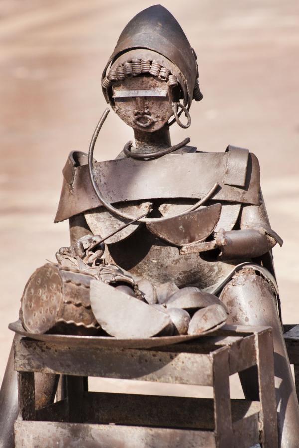 Escultura en Plaza San Pedro Claver, Cartagena, Bo...