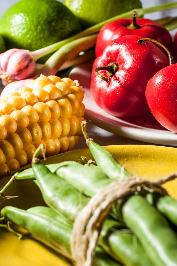 Varios alimentos saobre la mesa