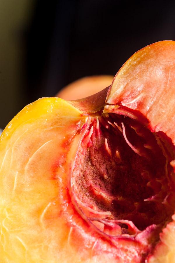 Detalle de la fruta de un durazno