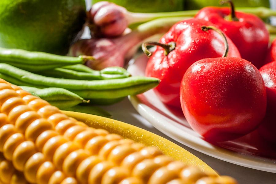 Varios alimentos saobre la mesa