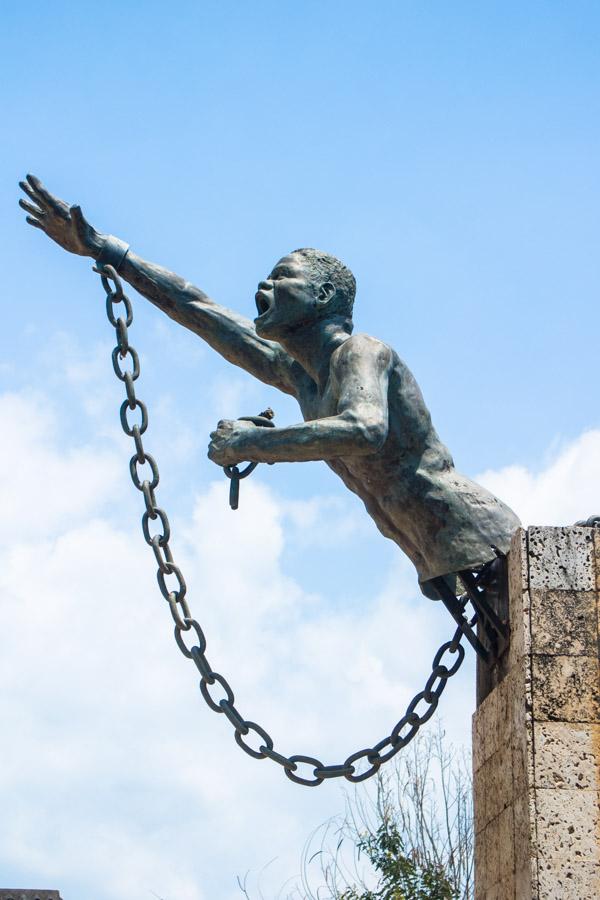 Monumento en San Basilio de Palenque, Departamento...