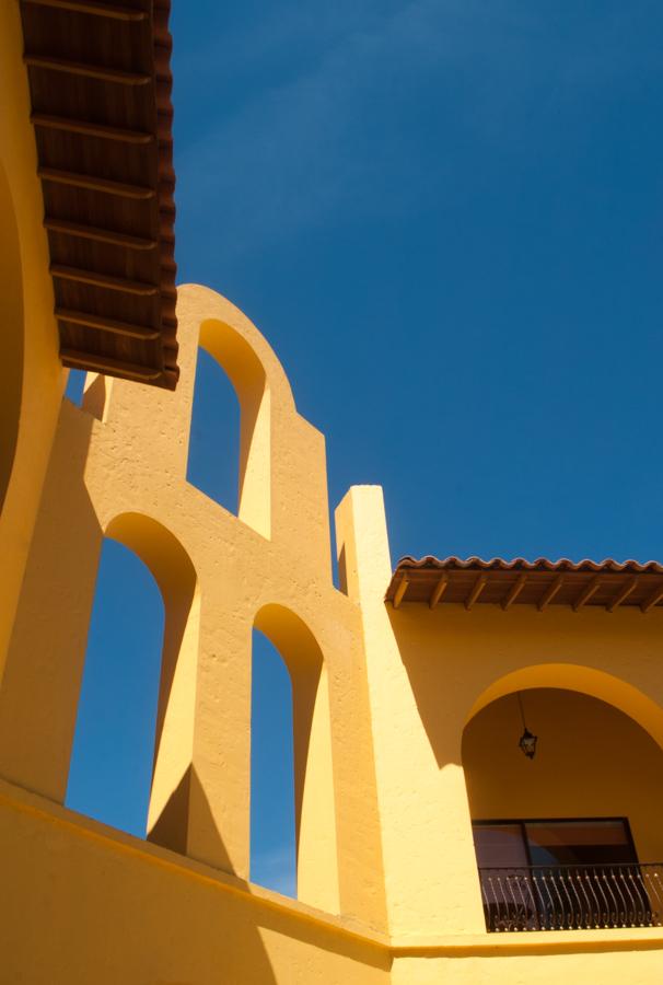 Campanario Amarillo 