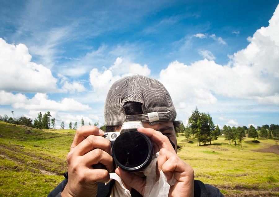 Hombre tomando una foto