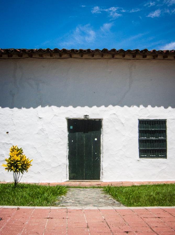 Fachada de una Casa en Santa Fe de Antioquia, Occi...