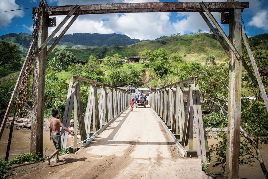 Campero por un Puente del QuIndio