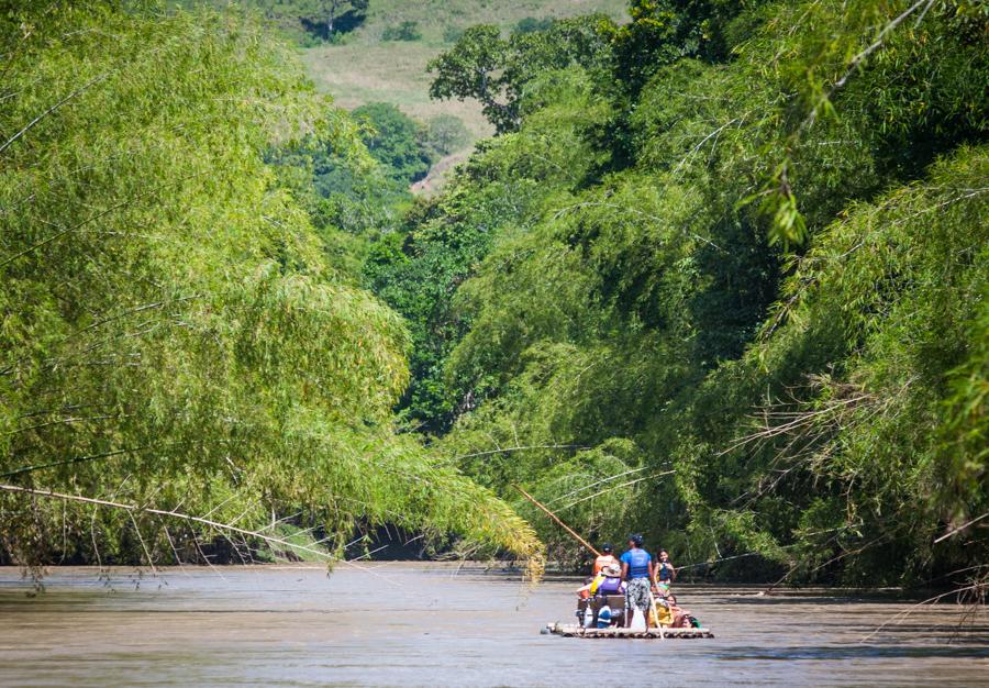 Balsa con Ocupantes a Bordo, QuIndio, Eje Cafetero