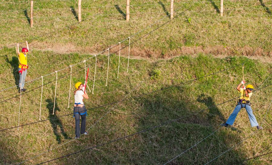 Personas Practicando Cannopy en Quimbaya, Quindio,...