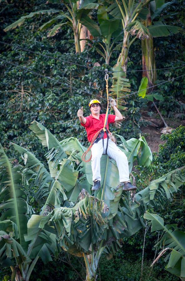 Personas Practicando Cannopy en Quimbaya, Quindio,...