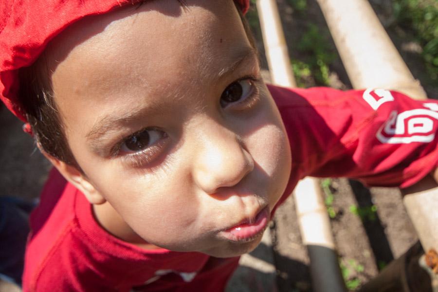 Niño con Los Cachetes, Inflados