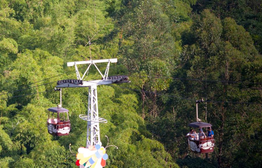 Teleferico en el Parque Nacional del Cafe, Montene...