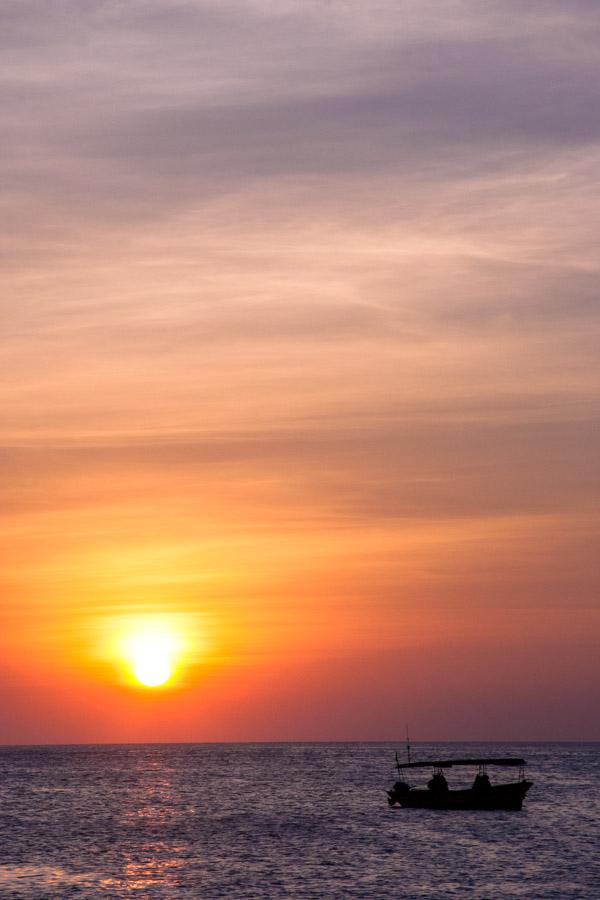 Atardecer, Santa Marta, el Rodadero, Magdalena, Co...